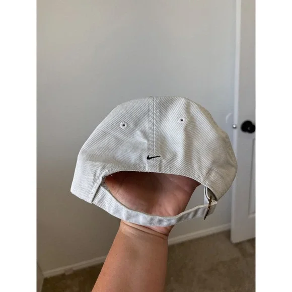 Vintage Nike Hat – White with Yellow & Black Details – Adult Size - Picture 3 of 5